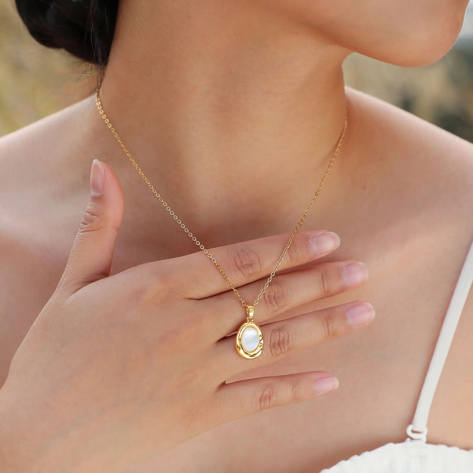 18k Gold Plated Luna Pearl Necklace سنسال لونا بيرل