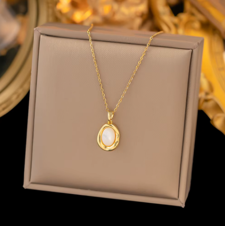 18k Gold Plated Luna Pearl Necklace سنسال لونا بيرل